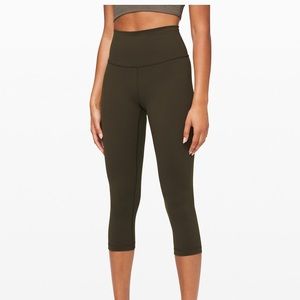 Lululemon Wunder Under Crop size 6